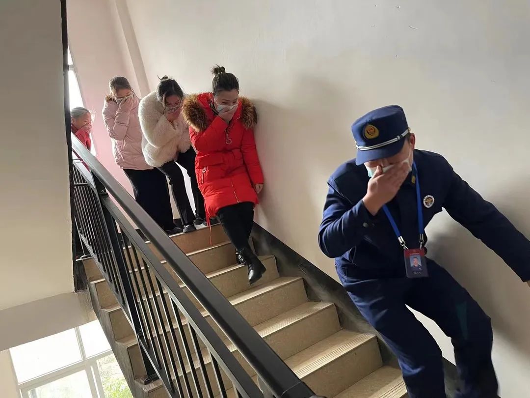 74c2cb5e9ea5e3745d93c2b7b82960e.jpg 圖片